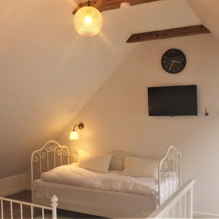 융스호베드 프레스테고르드 B&B 3*