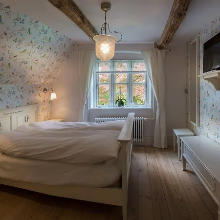 Bed & Breakfast Jungshoved Præstegård 3*