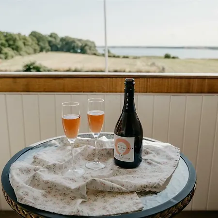 Jungshoved Præstegård Bed & Breakfast